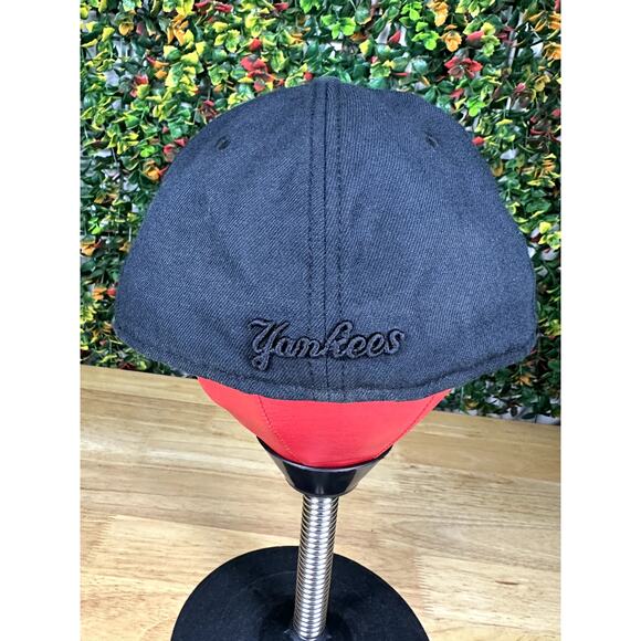 New York Yankees MLB Genuine Merchandise New Era 39 7 1/2 Hat Cap Triple Black - Picture 4 of 10